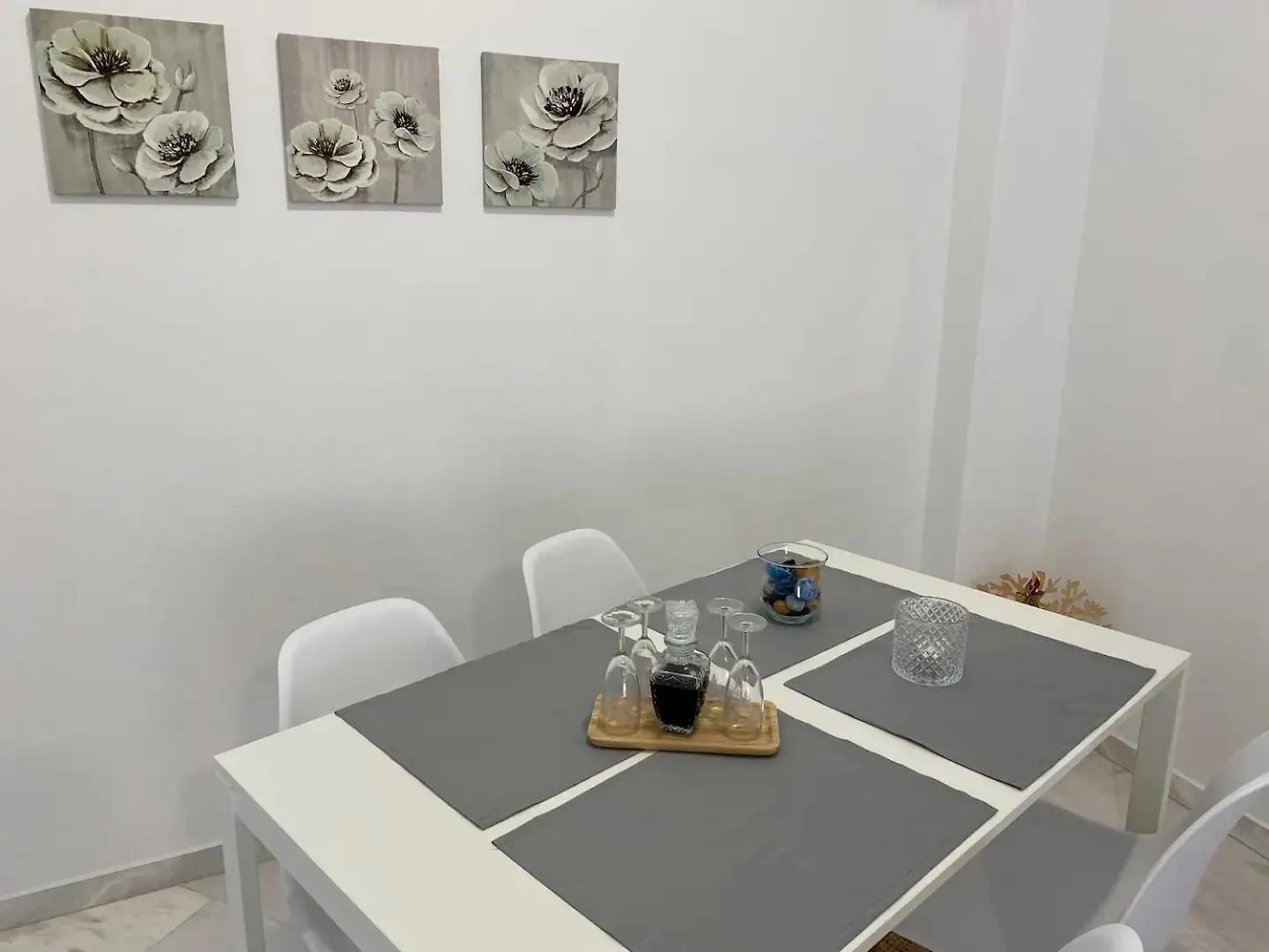2Downtown#Alsos# Apartment Salonic